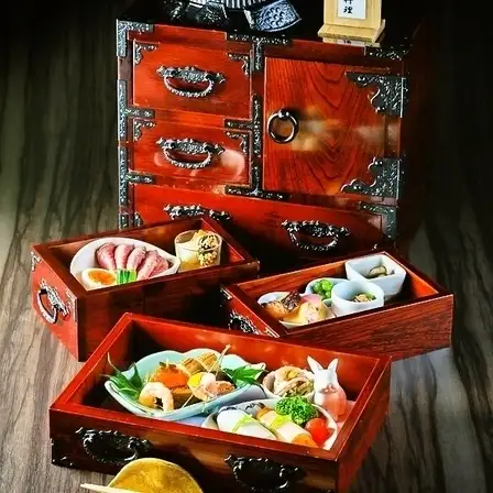 旧伊達伯爵邸　鐘景閣より引き継いだ仙臺箪笥料理をご堪能ください。