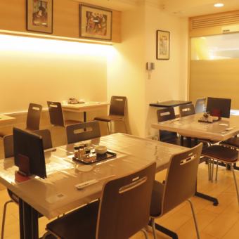 ２名様用テーブル席です。