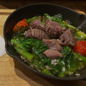 砂肝と季節野菜のアヒージョ【バケット付き】