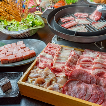 生ビールもOK【贅沢】刺身4種盛りや鉄板BBQ等全9品＋平日無制限/金土祝前日２H飲放5000円
