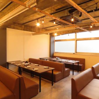 3階フロア!貸切利用は33名様からok！最大貸切は50名様までok！フルフラットな3階フロアは会社宴会、同窓会、打ち上げなどのご利用に☆少人数～大人数まで幅広くご利用できます☆宴会の、予算・コース・人数などのご相談・ご予約は当店までお気軽にお問合せください♪、