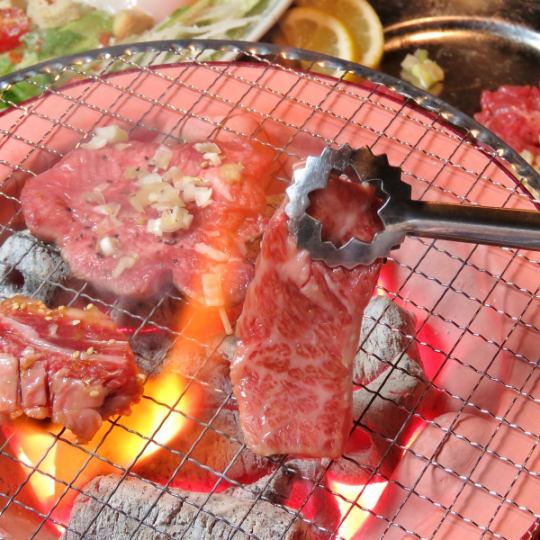 [Tsubomi Double Main] Exquisite beef offal hotpot + our proud yakiniku, 10 other dishes, 2 hours of all-you-can-drink course, 5198 yen, but with a coupon it's 4800 yen