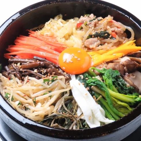 ランチタイムに本格韓国料理をお召し上がれ！