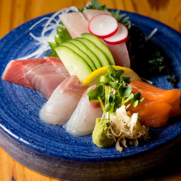 ``Seasonal fresh fish sashimi'' with a focus on freshness