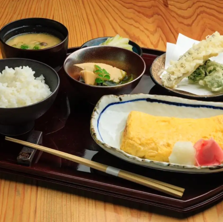 【絶品ランチ】一番出汁が決め手◎極上のふわとろな『名物 紀玉だし巻き定食』⇒1200円(税込)