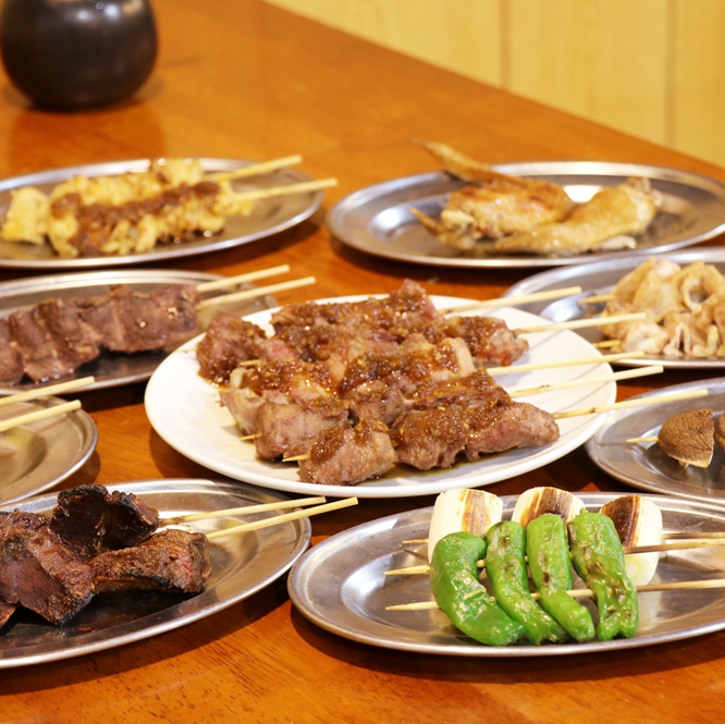 上田市名物の美味だれを使用した絶品の焼き鳥や、信州の地酒をお楽しみくださいませ♪