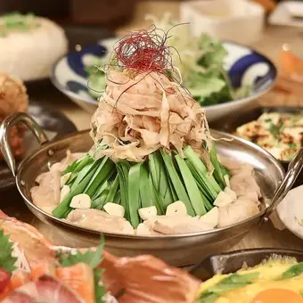 ≪保證包廂≫ 包含3小時暢飲♪ 標準套餐包含我們著名的和牛內臟火鍋、3種新鮮海鮮等等