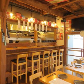 Counter seats ◎ You can enjoy your meal while watching the live cooking scenery! Recommended for watching sports ♪ (Hiroshima Station / Ekinishi / Welcome and farewell parties / Izakaya / All-you-can-drink / Watching sports / Various banquets)