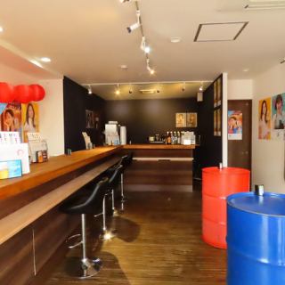 団体様でも大歓迎のテーブル席です。和気あいあいとした雰囲気の店内で楽しいお話に花を咲かせてください。