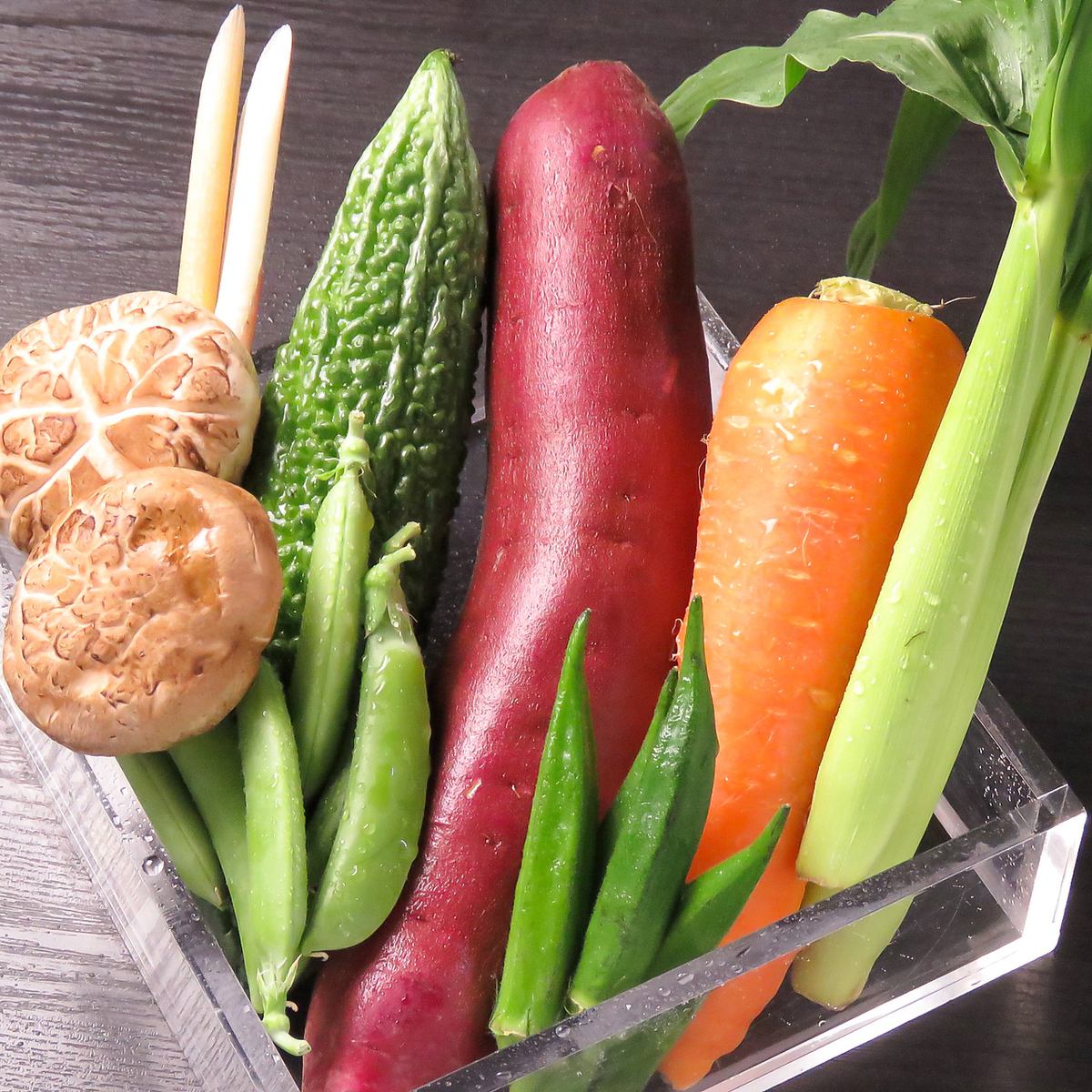The vegetables purchased every morning from the Nagoya market are extremely fresh!