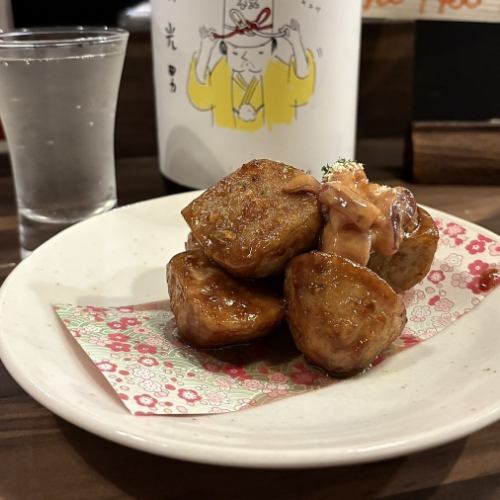 里芋の唐揚げ 塩辛バターのせ