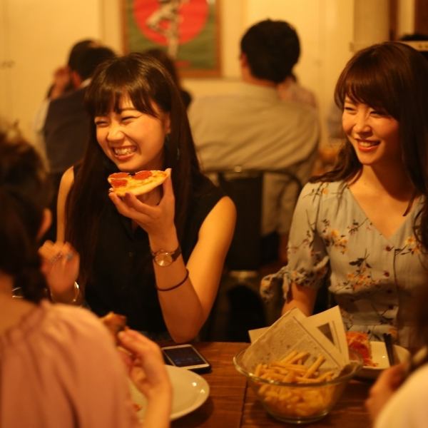 都会の喧騒を忘れてゆったりお寛ぎ頂けます♪また店内のソファ席はオシャレで落ち着くフロア。2名がけから4名がけまで、席も自由に配置できるので、ソファ席で女子会も◎週末は埋まってしまう事も多いので、ご予約頂くのがおすすめです♪