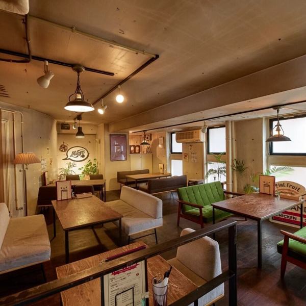 从大须和矢场町步行即可到达的隐秘咖啡餐厅。它位于主干道旁,营业至深夜,所以请把它作为您的新去处!