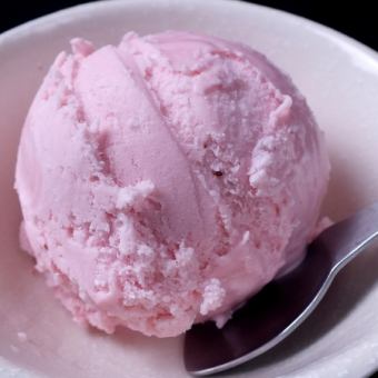 Tochiotome ice cream