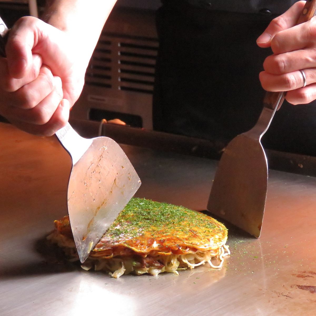 Casual teppanyaki & Hiroshima okonomiyaki restaurant !!