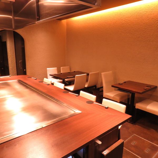 We also have a counter so that even one person can feel free to use it.Our restaurant is open for lunch, so please enjoy our popular Hiroshima-yaki for lunch! Also, enjoyable conversation with the owner is a privilege unique to the counter seats ♪