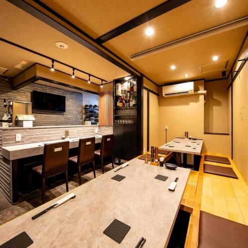 落ち着いた和モダンな店内