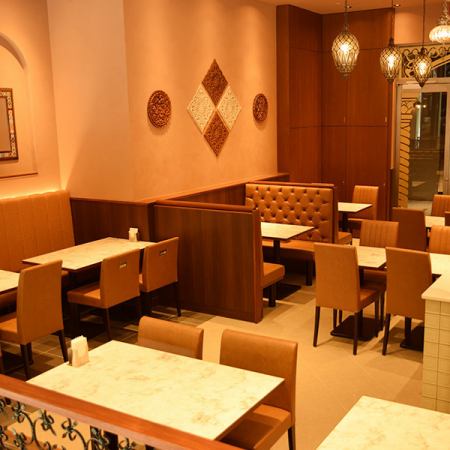 이용 인원수에 맞추어 테이블・의자의 레이아웃도 자유자재!