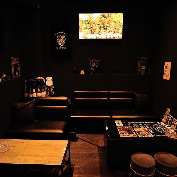 【アクセス抜群のダーツバー！】阪急京都本線京都河原町駅より徒歩約5分という駅チカの好立地。深夜5時まで営業しているため、終電を気にせず、時間を忘れてゆっくりとお酒やダーツ、カラオケをお楽しみいただけます。アクセス抜群の隠れ家的な『BAR LIT』で、朝まで素敵な時間をお過ごしください！ご来店お待ちしてます！