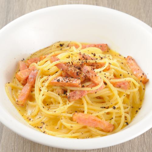 【至福のパスタ】イタリアン出身の店長が手掛ける！「カルボナーラ」