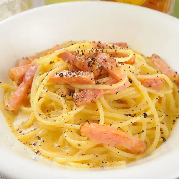 【至福のパスタ】イタリアン出身の店長が手掛ける！「カルボナーラ」