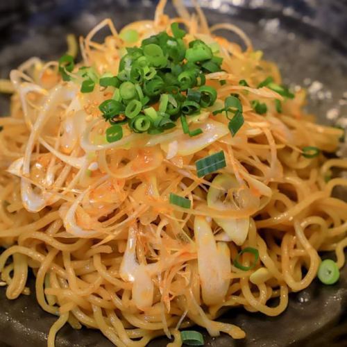 Plenty of green onion fried noodles