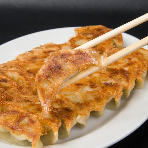 You can choose the most popular "Gyoza" from grilled and water ♪