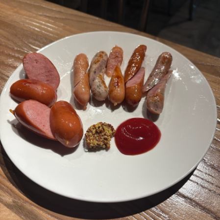 ソーセージ盛り合わせ