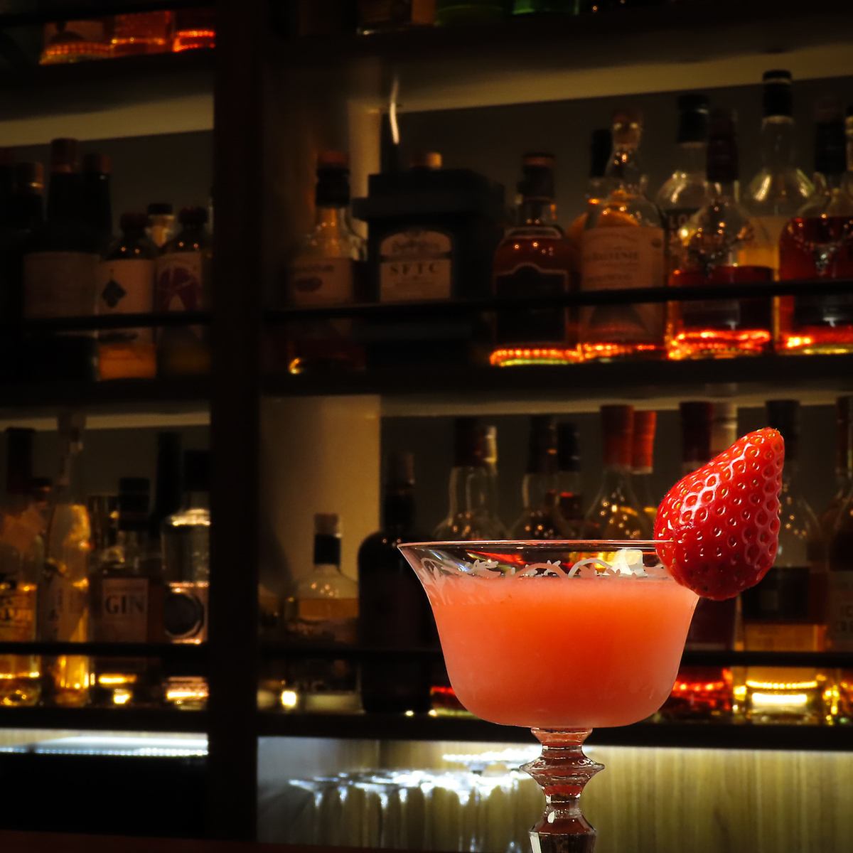 豊富なウイスキーやフレッシュカクテルが人気のBar♪