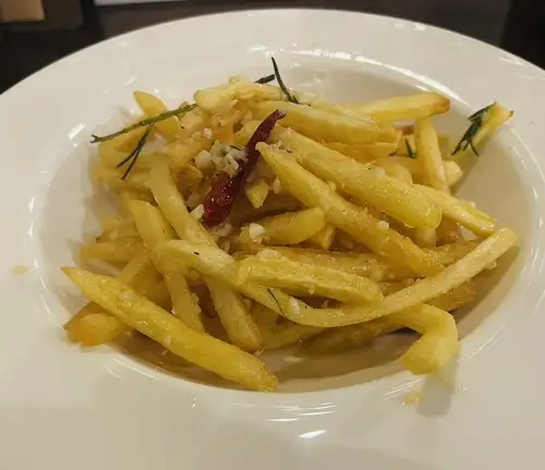 ほくほく揚げたて”スパイシーポテトフライ”