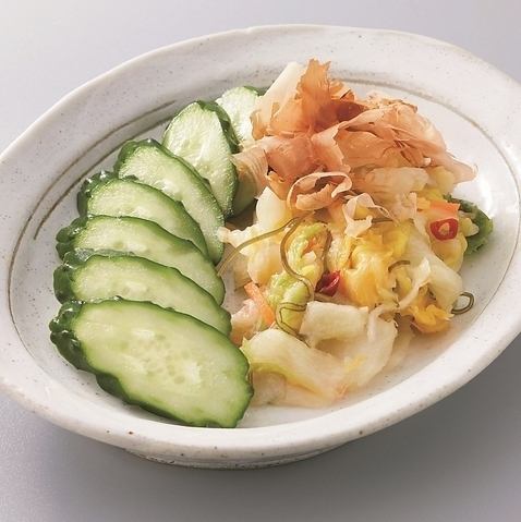 Lightly pickled cucumber and Chinese cabbage
