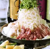 Recommended No. 1 ☆ Enjoy the famous iron plate hotpot [Specialty course] All-you-can-drink included ♪ 5000 yen → 4500 yen with coupon