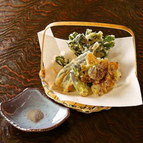 Discerning tempura using seasonal vegetables and seafood