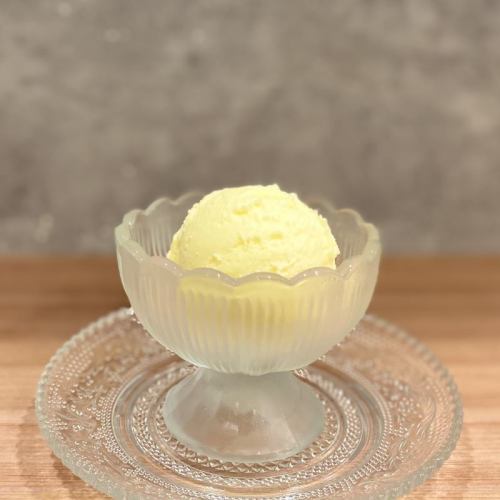 冰淇淋高級香草（圓錐或杯）