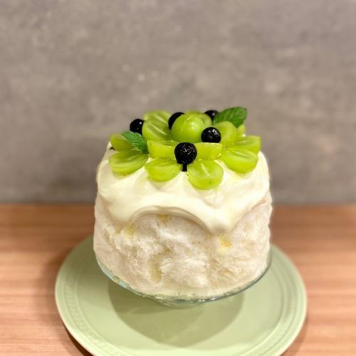 シャインマスカットのレアチーズケーキ