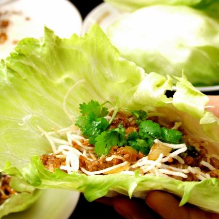 Minced lettuce wrap/spare ribs with black bean sauce