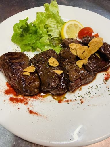 ちょっと贅沢に【厳選牛マクミステーキ+レアハンバーグ+牛ステーキ食べ飲み放題2時間】5,200円