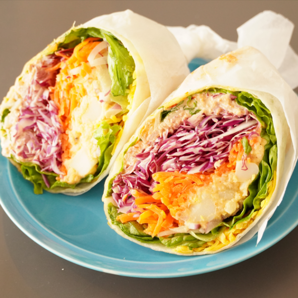 【手軽にガッツリ】彩り野菜と具材たっぷりのブリトー