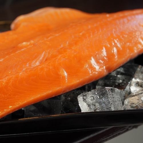 青森サーモンレアステーキ