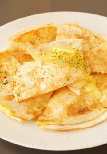 ケサディーヤ(4種のチーズとはちみつ) FULL