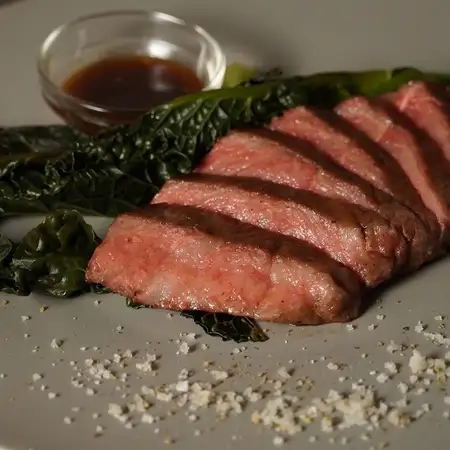 ちょっと贅沢に！幻の黒毛和牛『今別牛』と2時間飲み放題付きコース 6000円（税込）