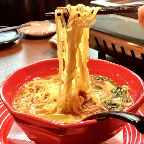 超美味的迷你牛尾拉麵