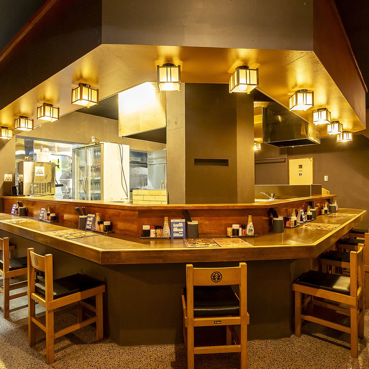 釧路駅から徒歩五分にある本格炉端焼きのお店です。カジュアルに入りやすいお店です