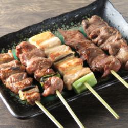 Five kinds of skewers (five skewers) <Uma Sauce, Salt Sauce, Miso Sauce> each