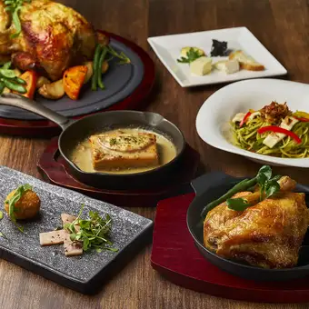 【パーティープラン】ロティサリーチキン、パスタなど＋飲み放題付＋ヒューガルデン付