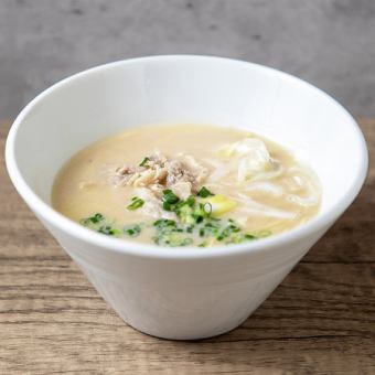 濃厚鶏白湯ラーメン