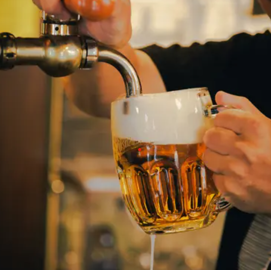 堀江で味わう世界各国のクラフトビールと自慢の絶品料理で最高の夜を♪