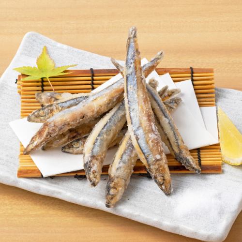 Deep-fried kibinago (small fish)
