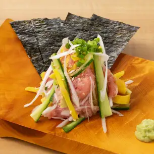 [Bar staples] Appetizers: Negitoro (minced tuna with green onions) / Dashi-maki Tamago (rolled omelet)