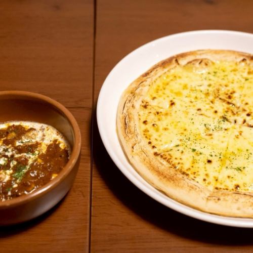 『日野産水茄子のラムキーマカレー&チーズピザ』久しぶりに作りました✨
チーズナンの代わりにチーズピザで🍕
これがしこたま美味し✨

半額イベント『呑みフェス』も開催中です🍻

———————————————————— 
⁡  一軒家を改装したイタリアンレストラン 
arte Tomoaki 〜 アルテ トモアキ 〜 
lunch ▷ 11:30-14:30 
dinner ▷ 17:30-22:30 
定休日 ▷ 火・水曜日 ⁡ ————————————————————
#ディナー#ランチ#レストラン#日野#OPEN#food#イタリアン#アルテトモアキ#artetomoaki #Italian #日野ランチ #日野ディナー #日野グルメ#半額#イベント#呑みフェス#キーマカレー#ピザ
